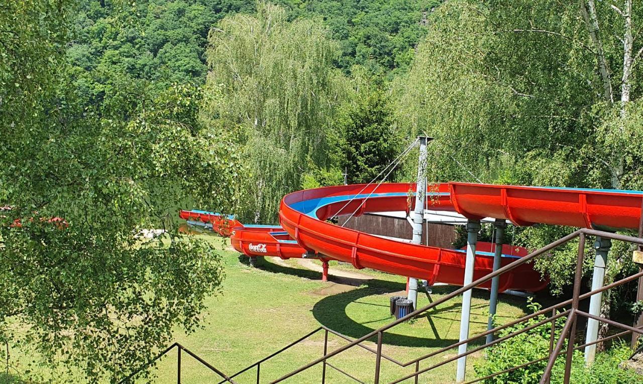 ホテル Juniorcamp Nova Zivohost Křečovice エクステリア 写真